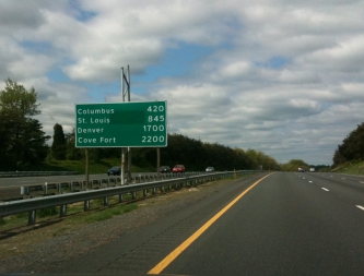 I-70_mileage_sign_near_eastern_terminus_in_Maryland